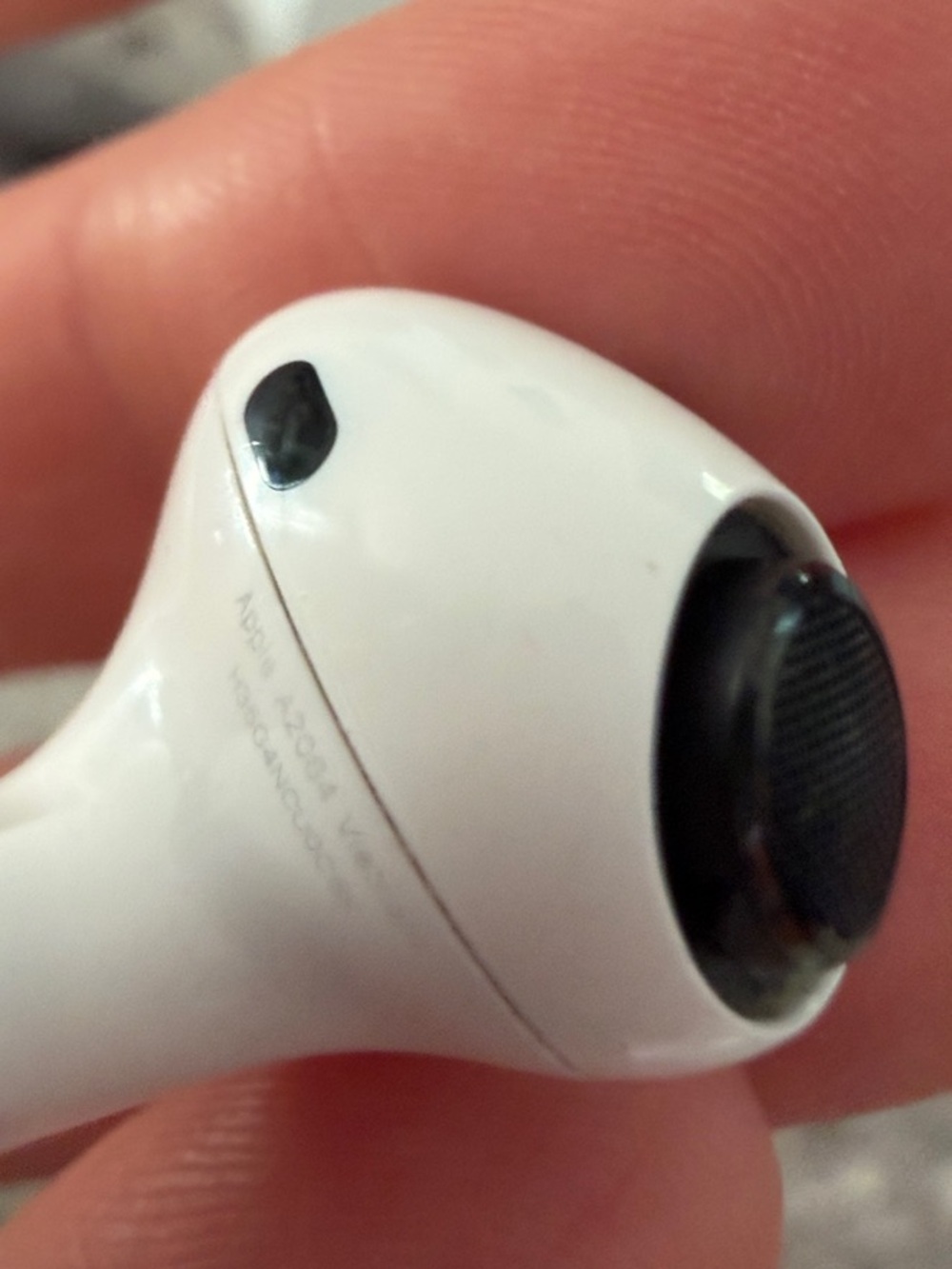 Apple AirPod Pros Gen 1 - Picture 10 of 12